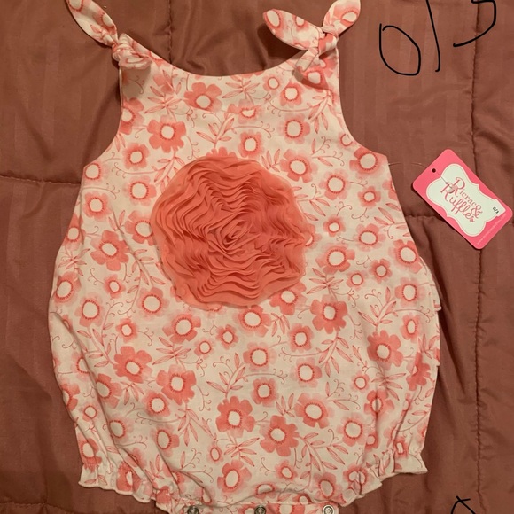 Ricrac & Ruffles - Picture 1 of 1